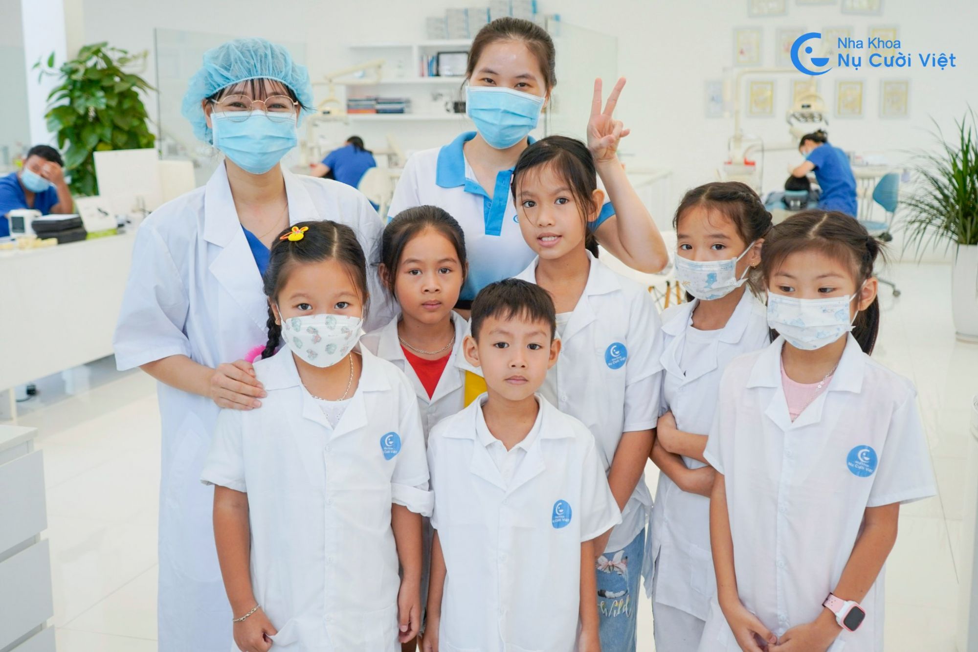 Bé Tập Làm Nha Sĩ 24092