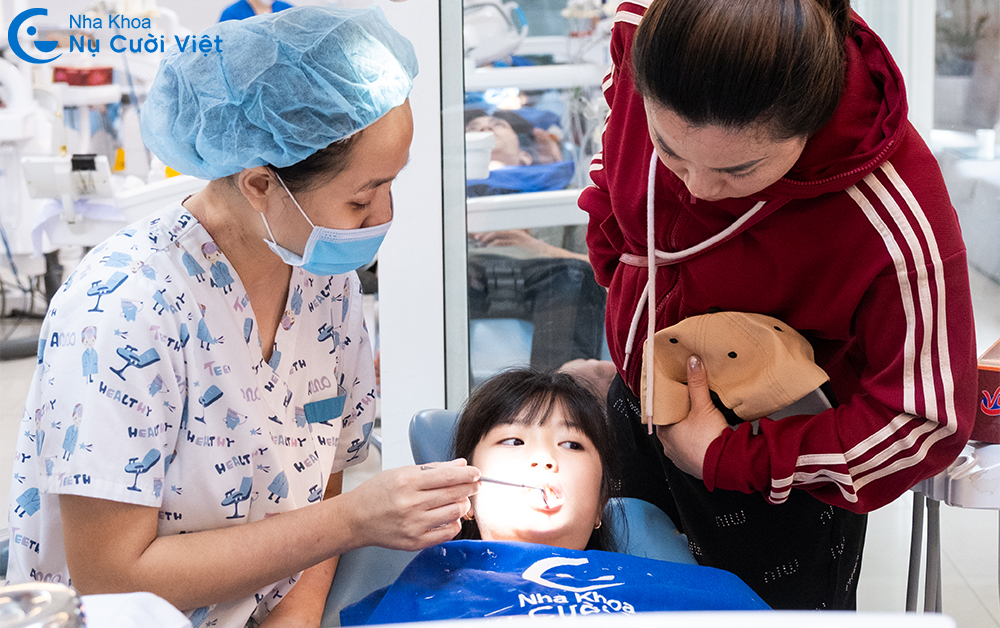 lý do nên cho con chụp thép răng sữa tại nụ cười việt