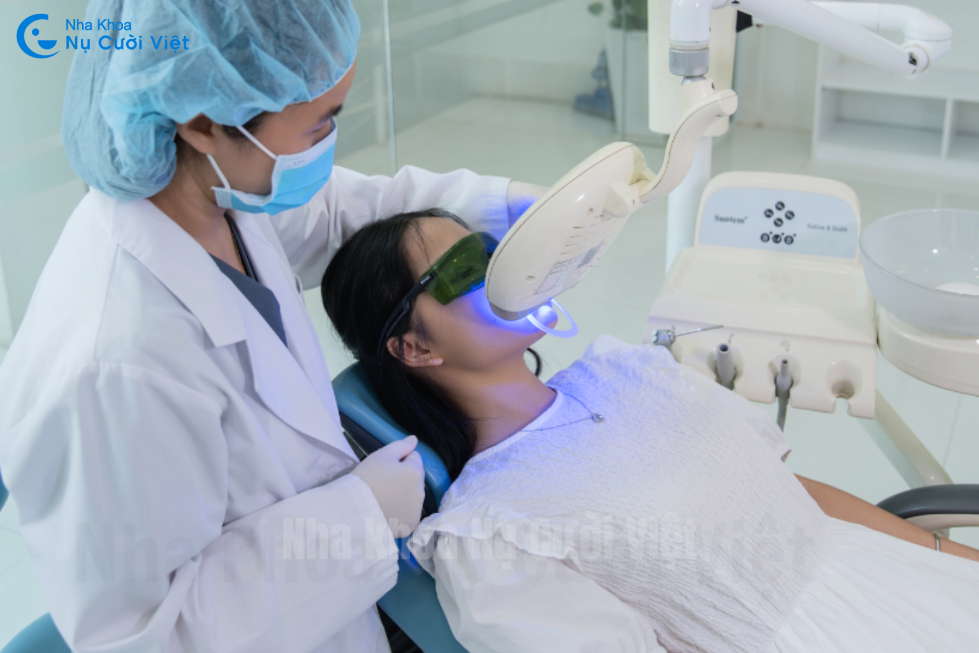 Nụ Cười Việt - Có nên tẩy trắng răng bằng Laser không? Quy trình, chi phí như thế nào?