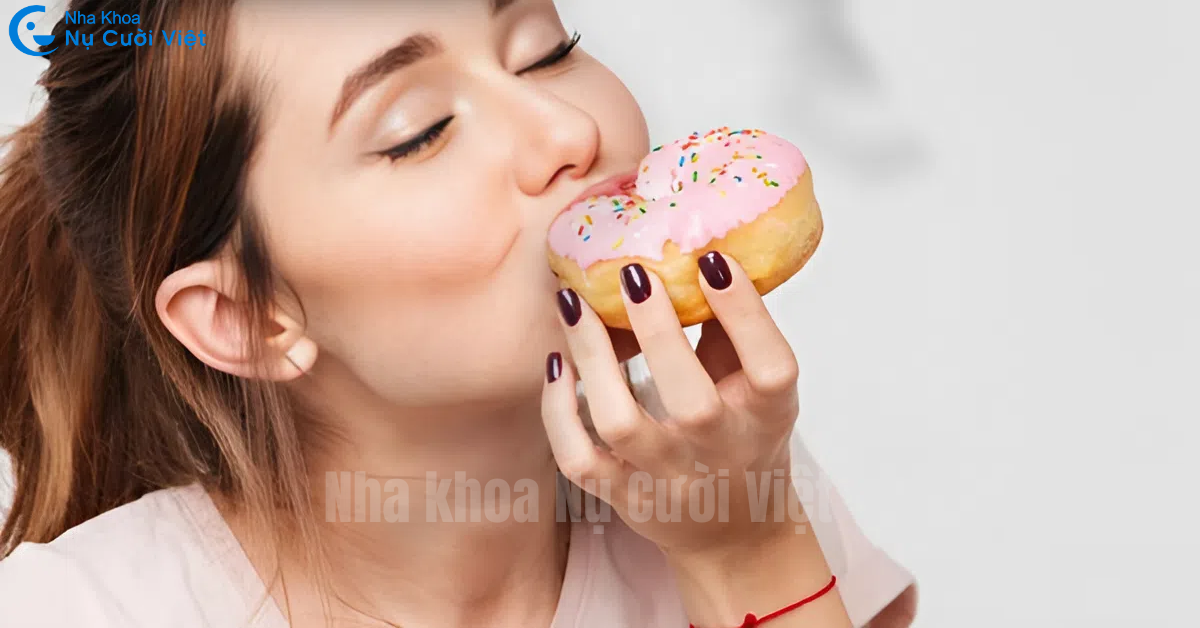nguyên nhân răng sứ bị mòn