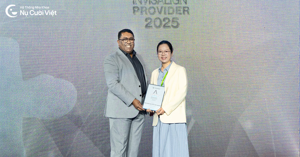 nụ cười việt danh hiệu invisalign platinum elite 2025