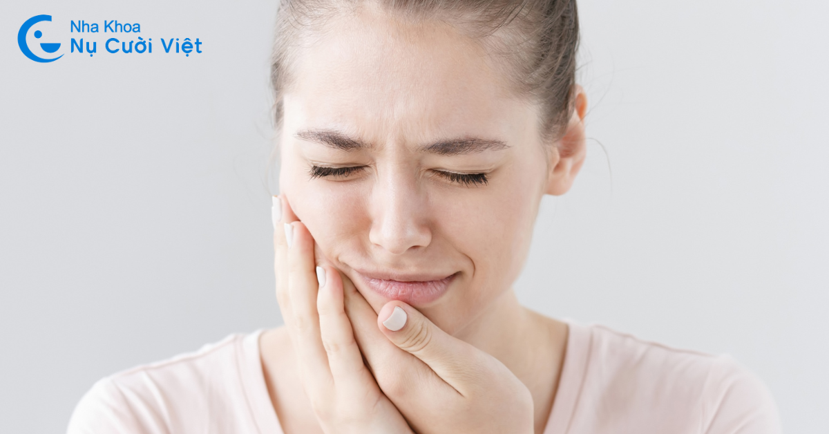 triệu chứng mọc răng khôn kéo dài